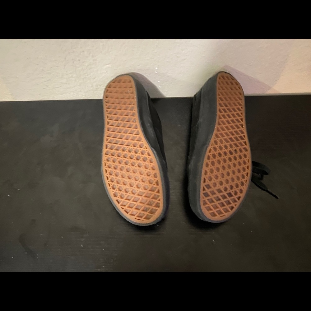 Shoes - Picture 4 of 4